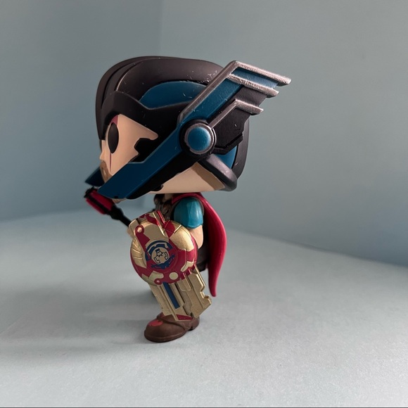 Funko Pop Marvel Thor w Shield - Picture 4 of 5